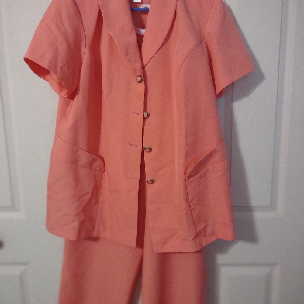 Pant suit
